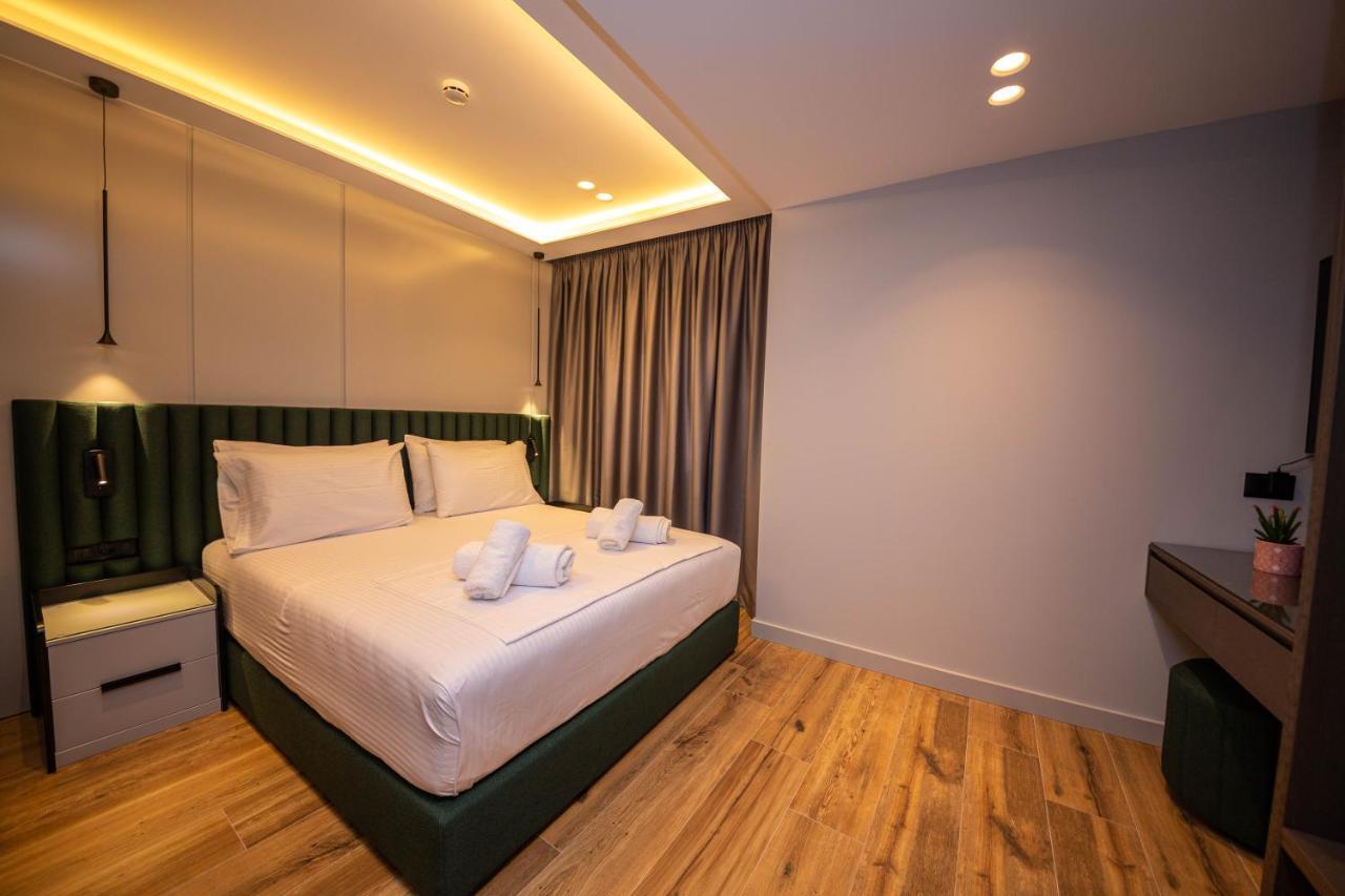 Lili-1 Hotel