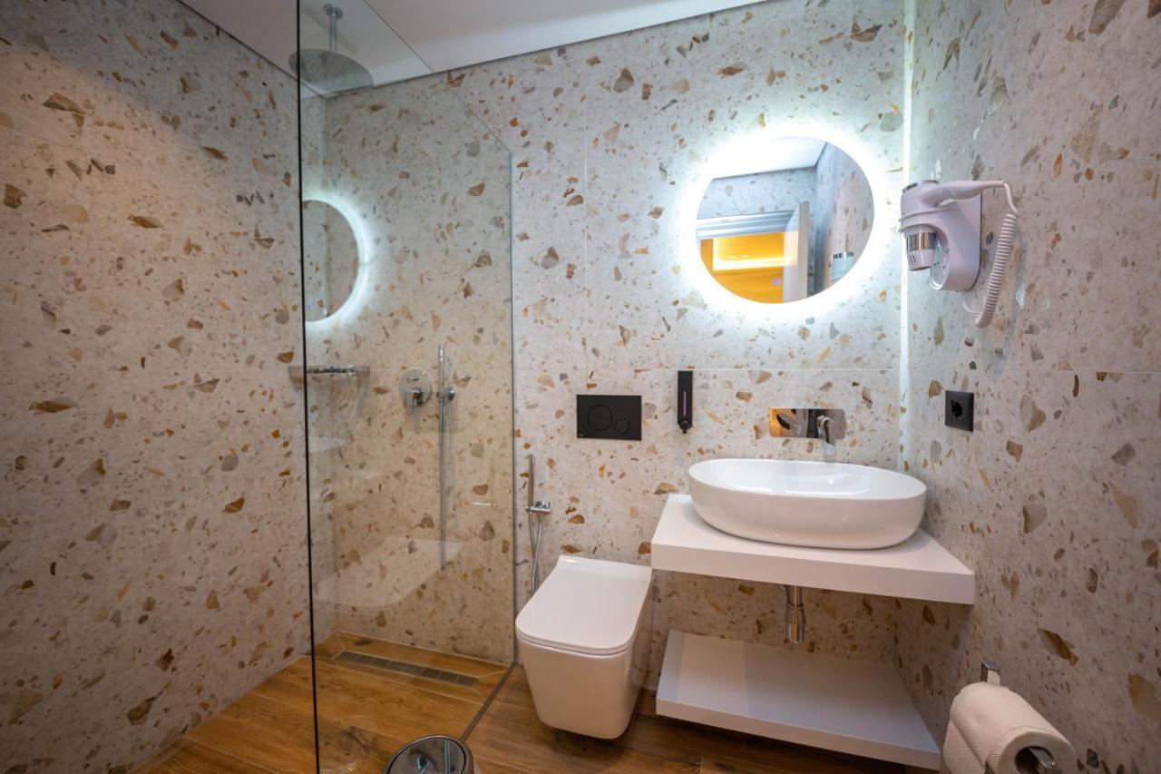 Lili-1 Hotel 3*