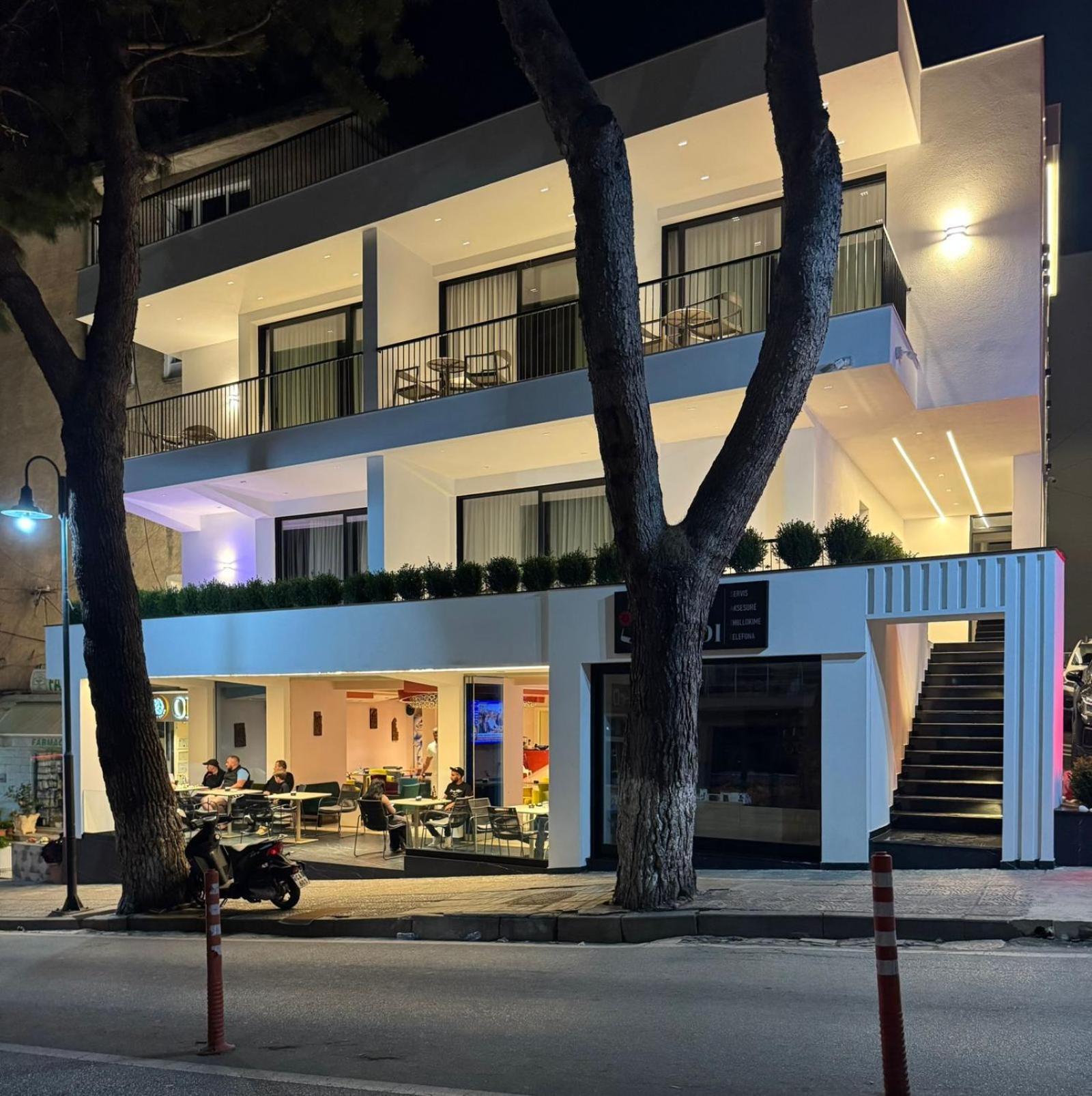 Lili-1 3* Saranda
