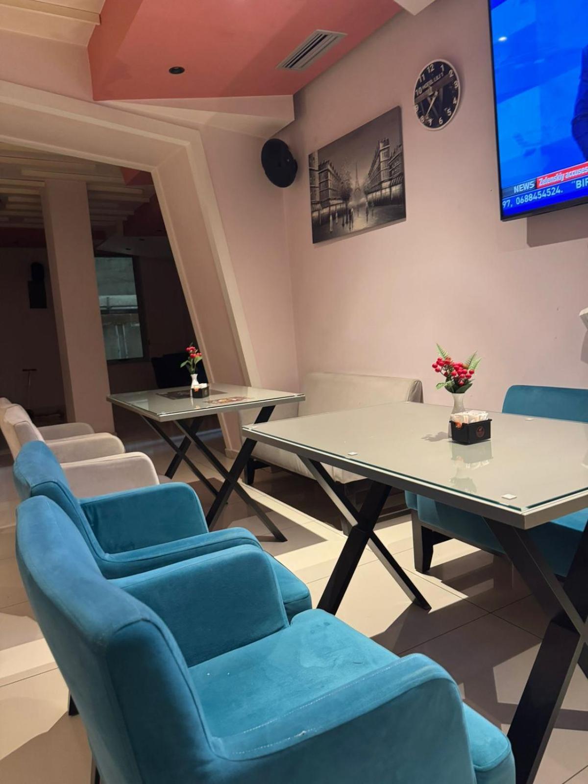 Lili-1 3* Saranda