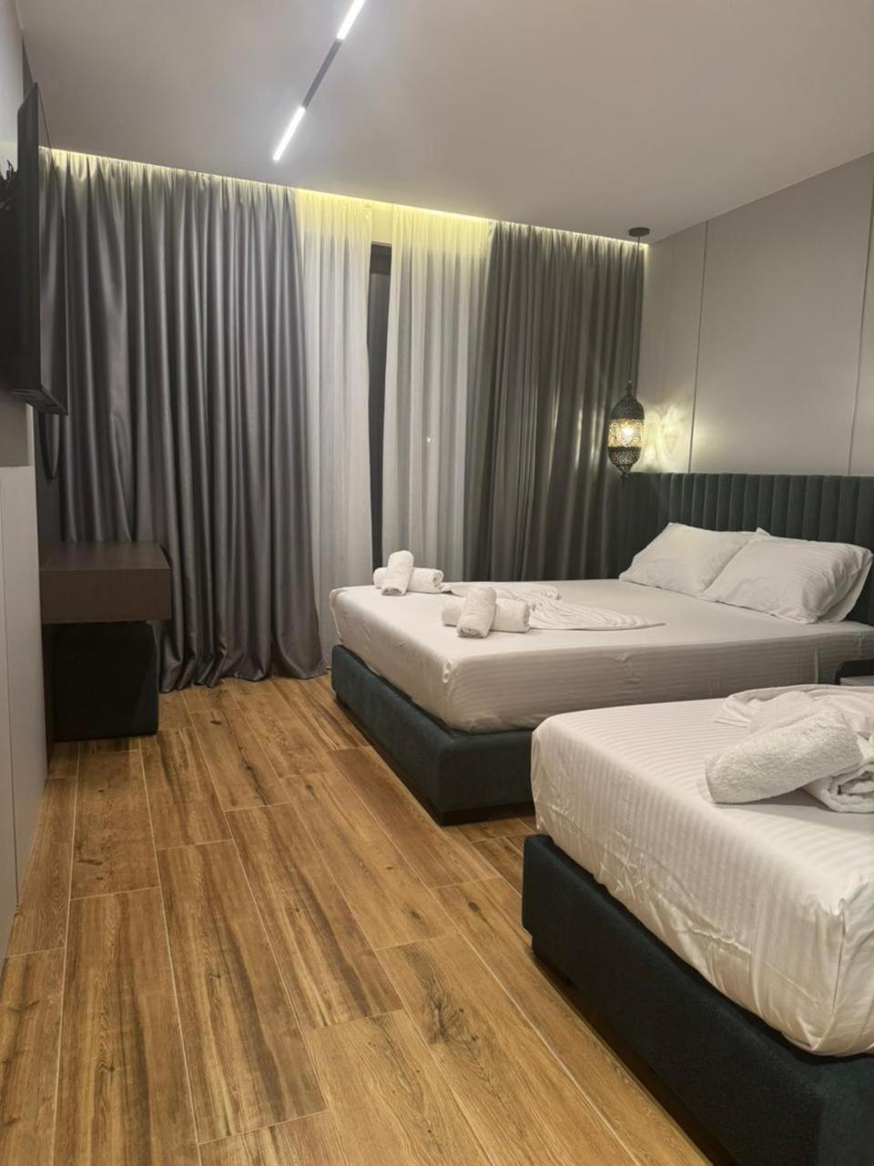 Lili-1 Hotel